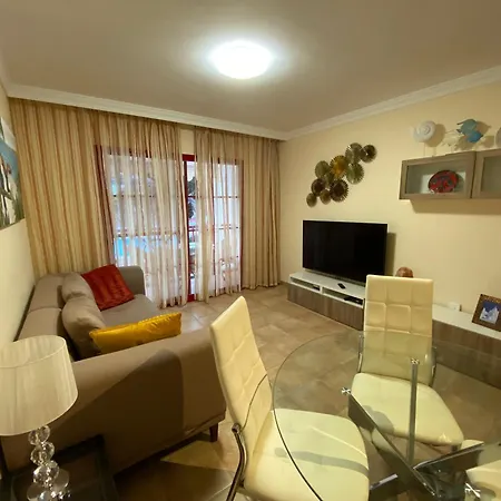 Apartment Amazing - Pool And Garden - At 50 Mt,